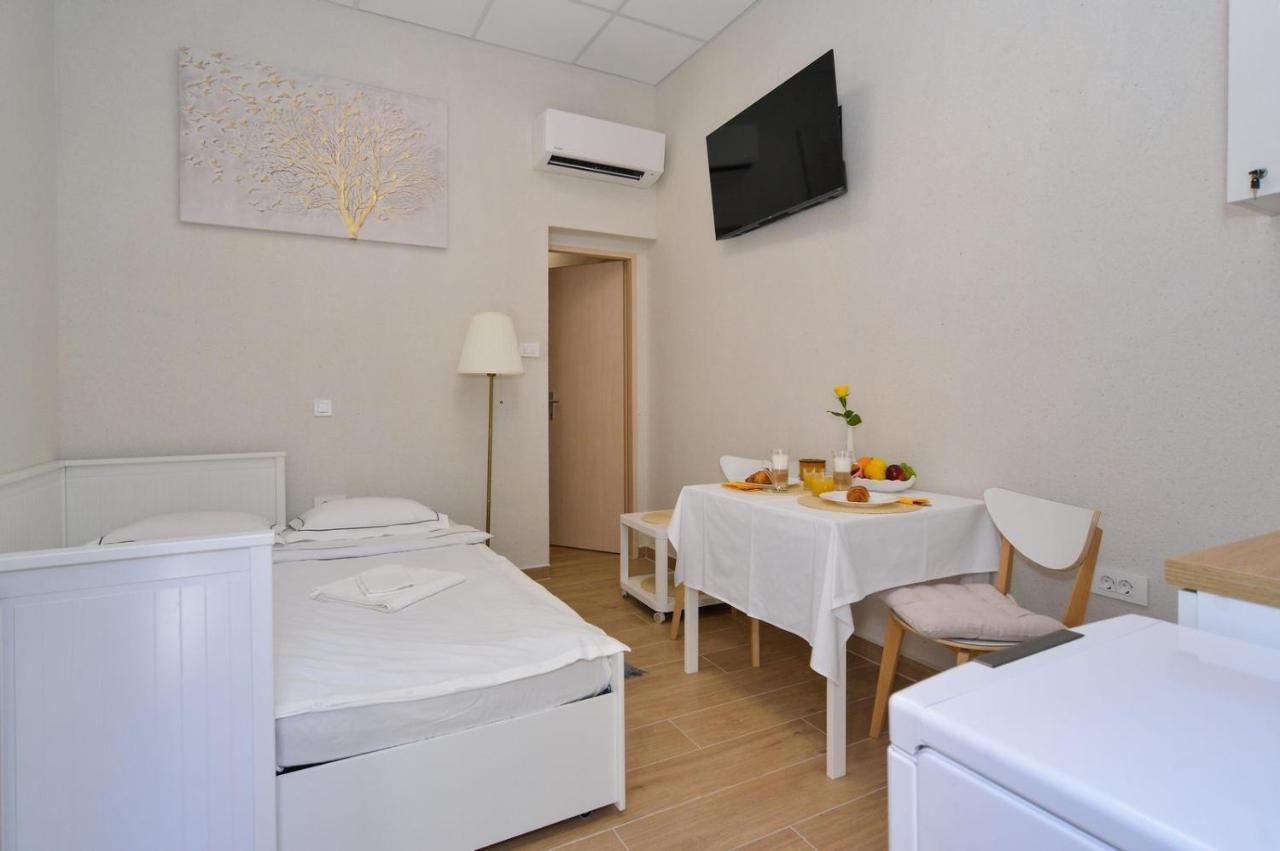 Md Studio Apartman Rijeka Buitenkant foto